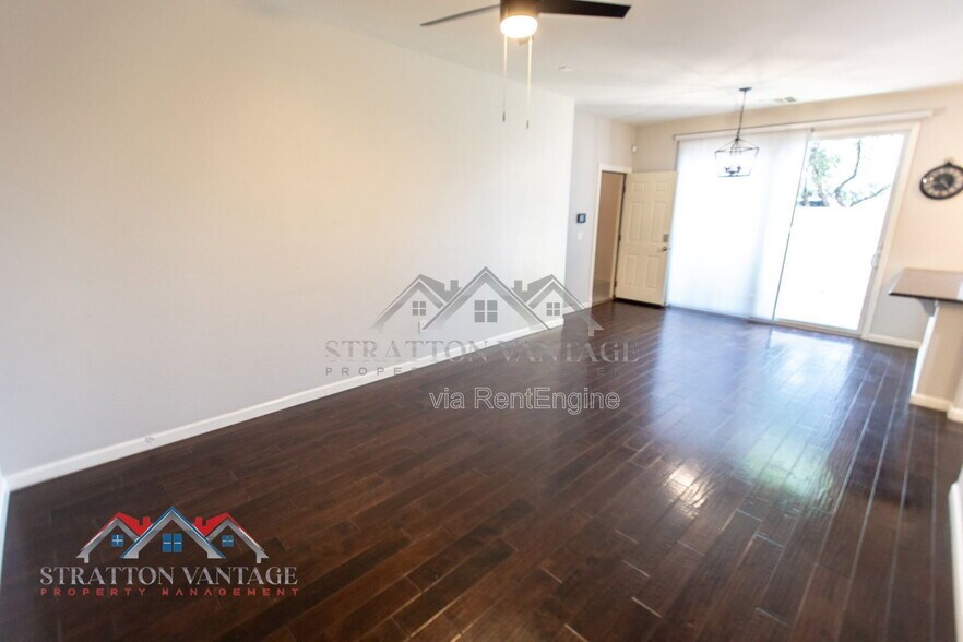 Building Photo - 829 S Huish Dr