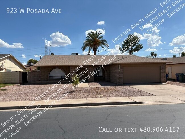 Building Photo - 923 W Posada Ave