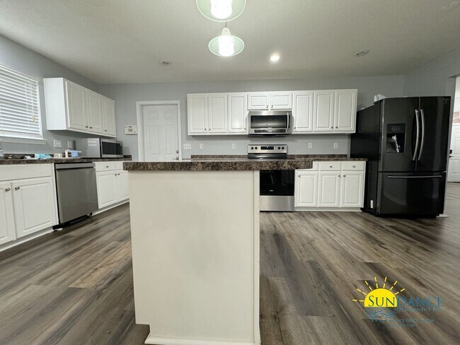 Building Photo - Stunning 4Bedroom Home in Alicia's Place of Crestview!