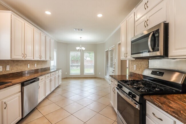 Building Photo - 322 Billingford Dr