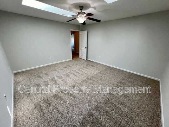 Building Photo - 53 Barnwood Cir