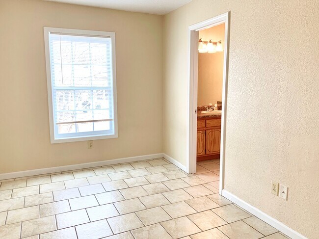 Building Photo - A-C Hill