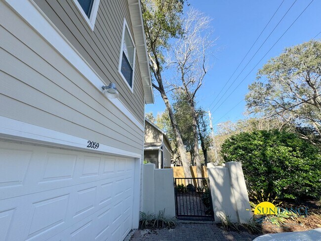 Building Photo - Exceptional Opportunity: Main Home plus Ga...