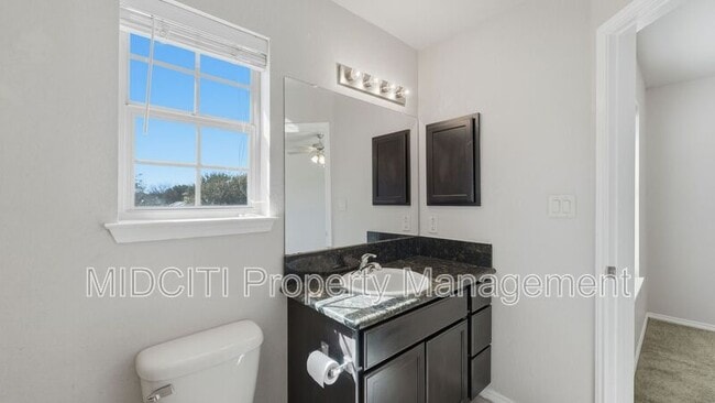 Building Photo - 1125 Brown Rock Dr