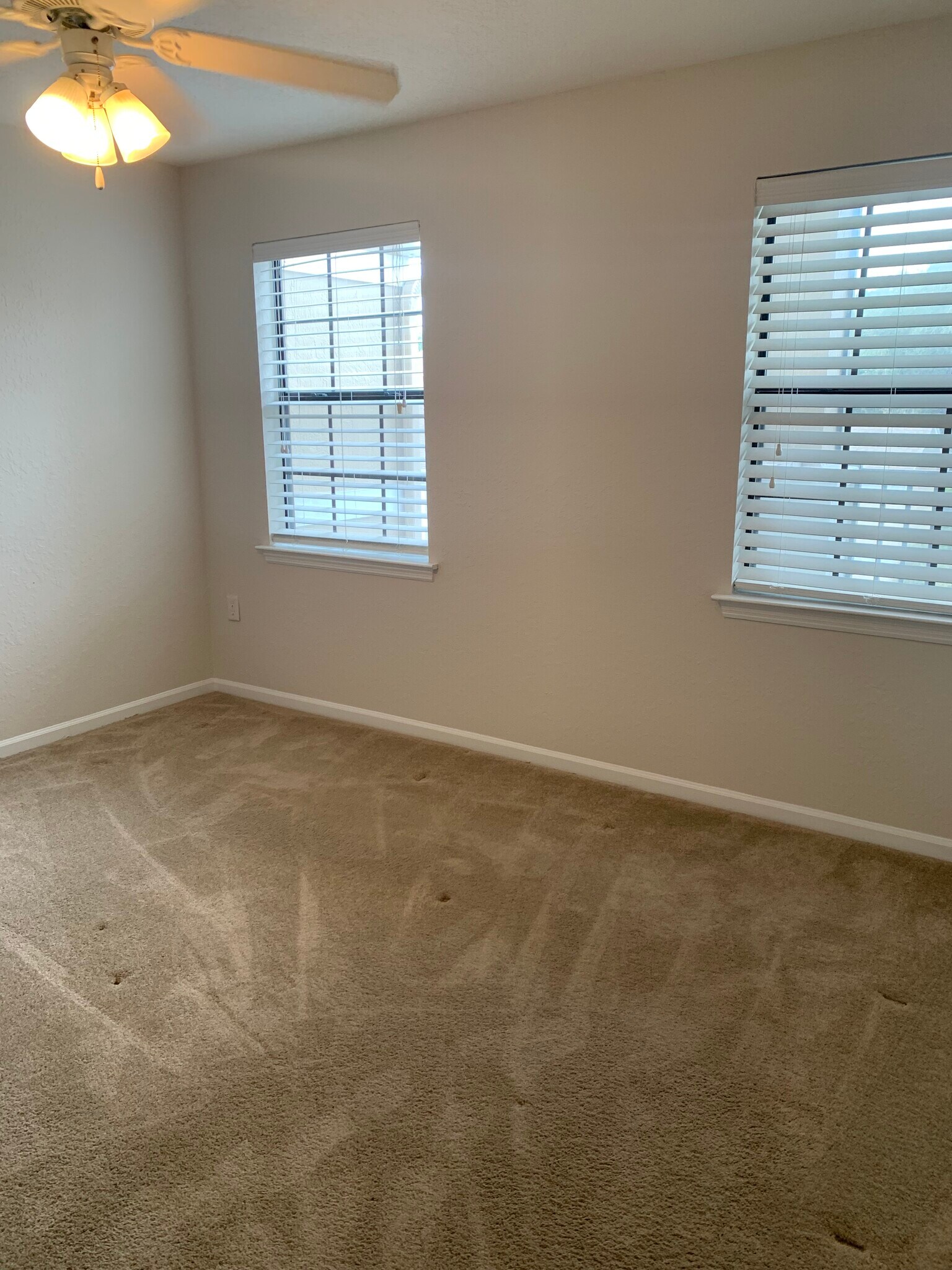 Building Photo - 805 Boardwalk Dr