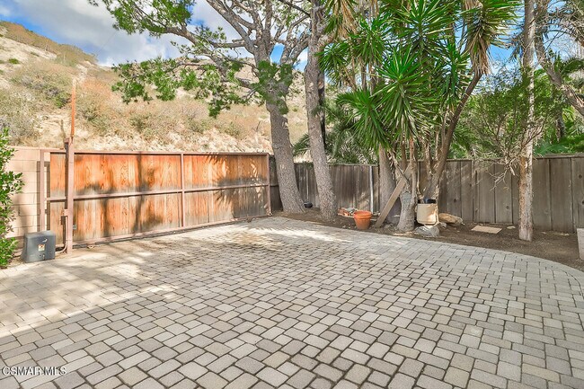 Building Photo - 31944 CA-1