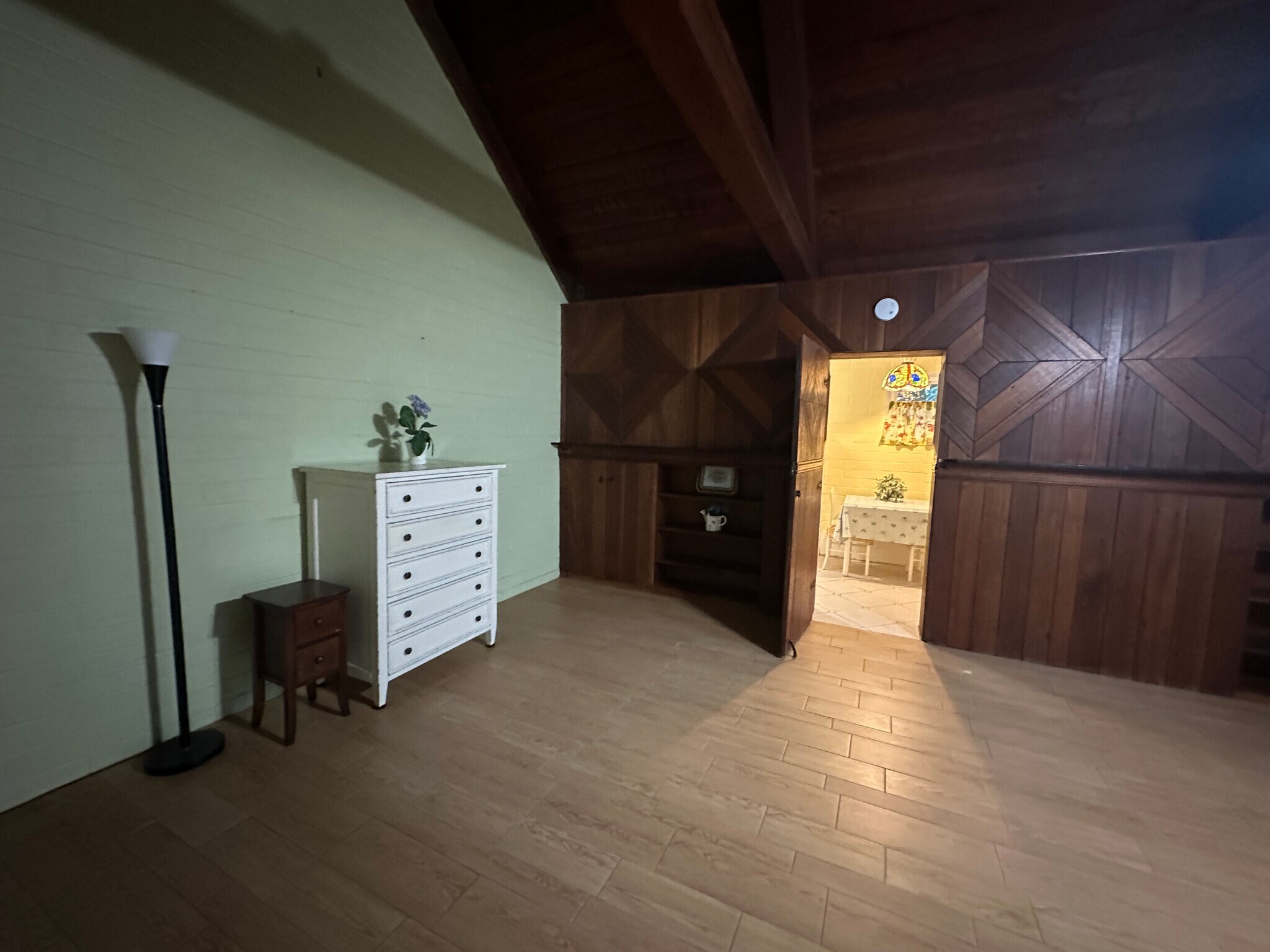 Building Photo - 325A Valle Vista Ave
