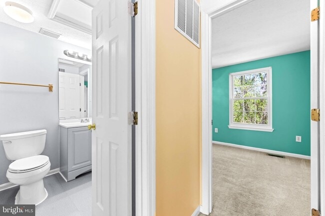 Building Photo - 1246 Seminole Dr