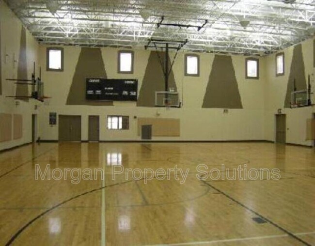 Building Photo - 5112 Park Central Dr