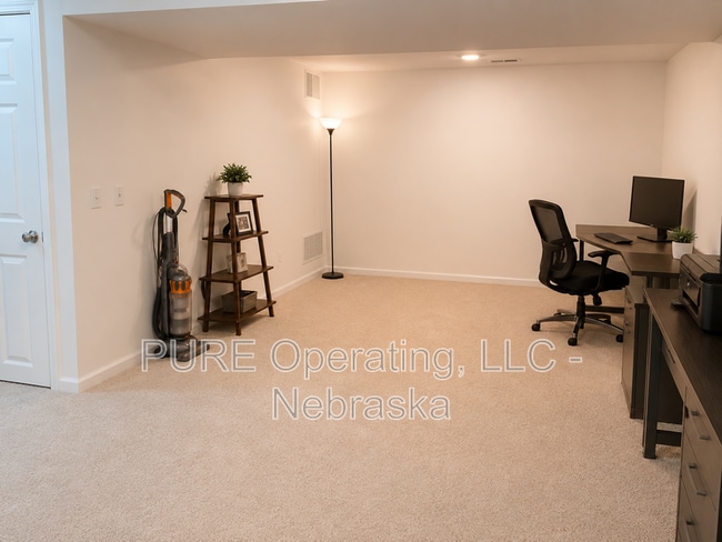 Building Photo - 8464 N 155th St