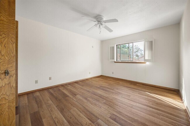 Building Photo - 6007 Ivy Hills Dr