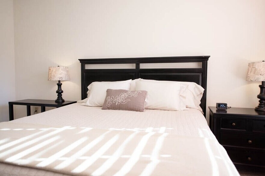 Building Photo - 2035 Renaissance Park Pl