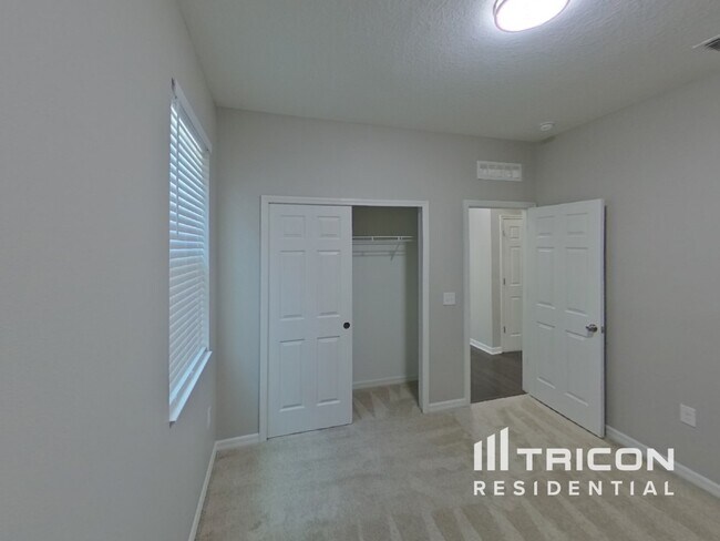 Building Photo - 10710 Southern Forest Dr