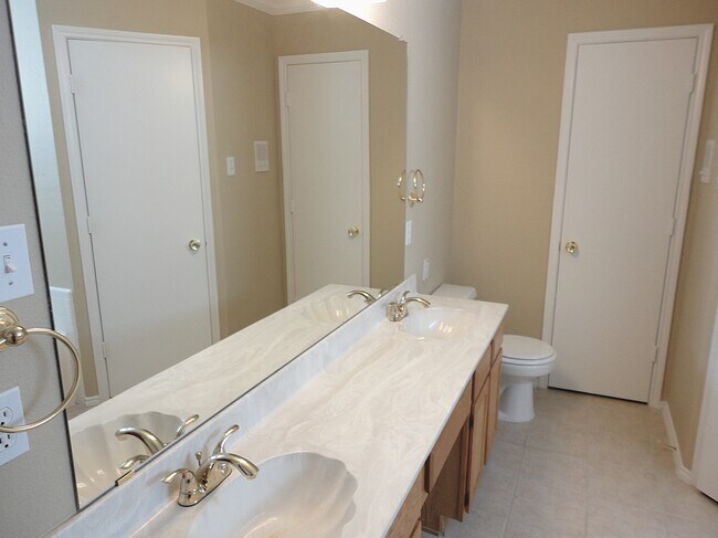 Building Photo - 6421 Jennie Ln