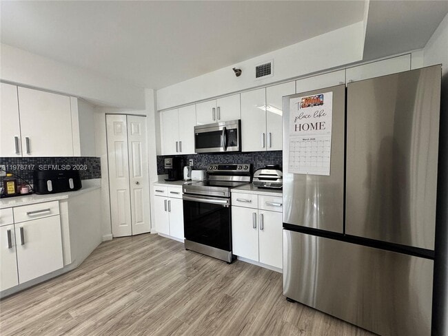 Building Photo - 3300 NE 191st St