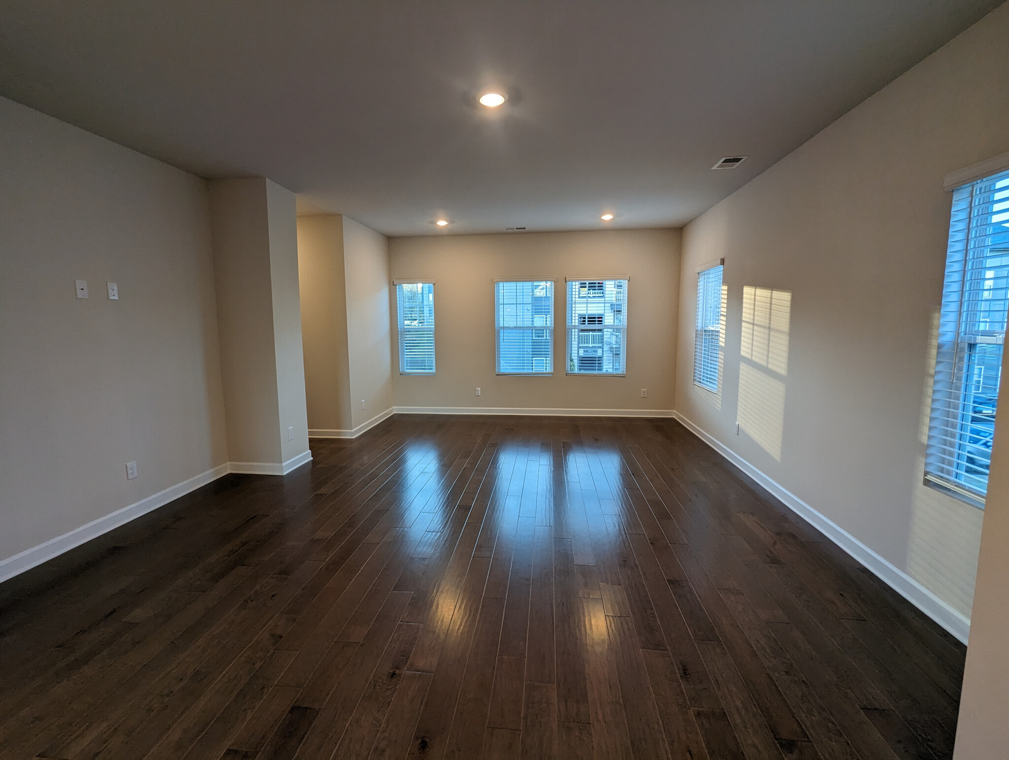 Building Photo - Room in Townhome on Memorial Pkwy