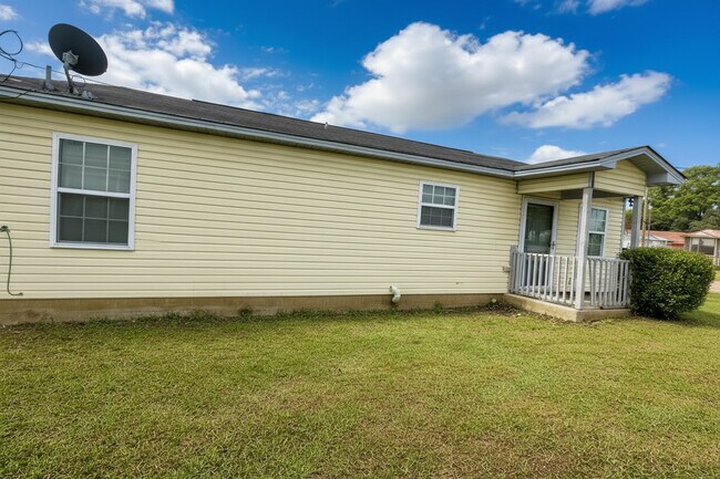 Building Photo - 212 Orchard Way