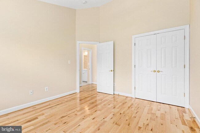 Building Photo - 3836 Elmwood Towne Way