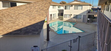 Building Photo - 478 HUNT PK