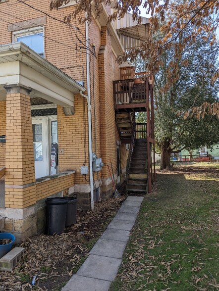 Building Photo - 316 2nd St