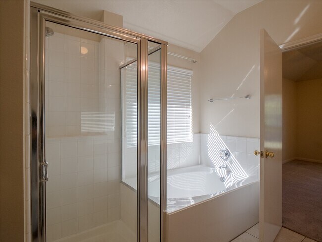 Building Photo - 17234 Rancho Verde Way