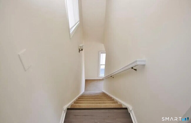 Building Photo - 16 Haviland St