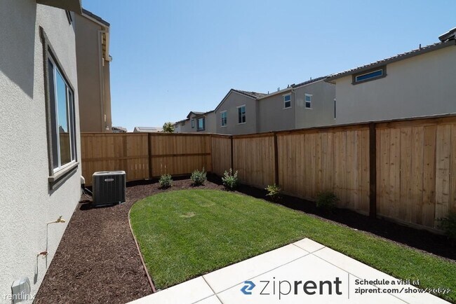 Building Photo - 4 br, 3 bath House - 4449 Tucker Drive, Fo...