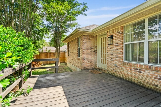 Building Photo - 87133 Golf Club Dr