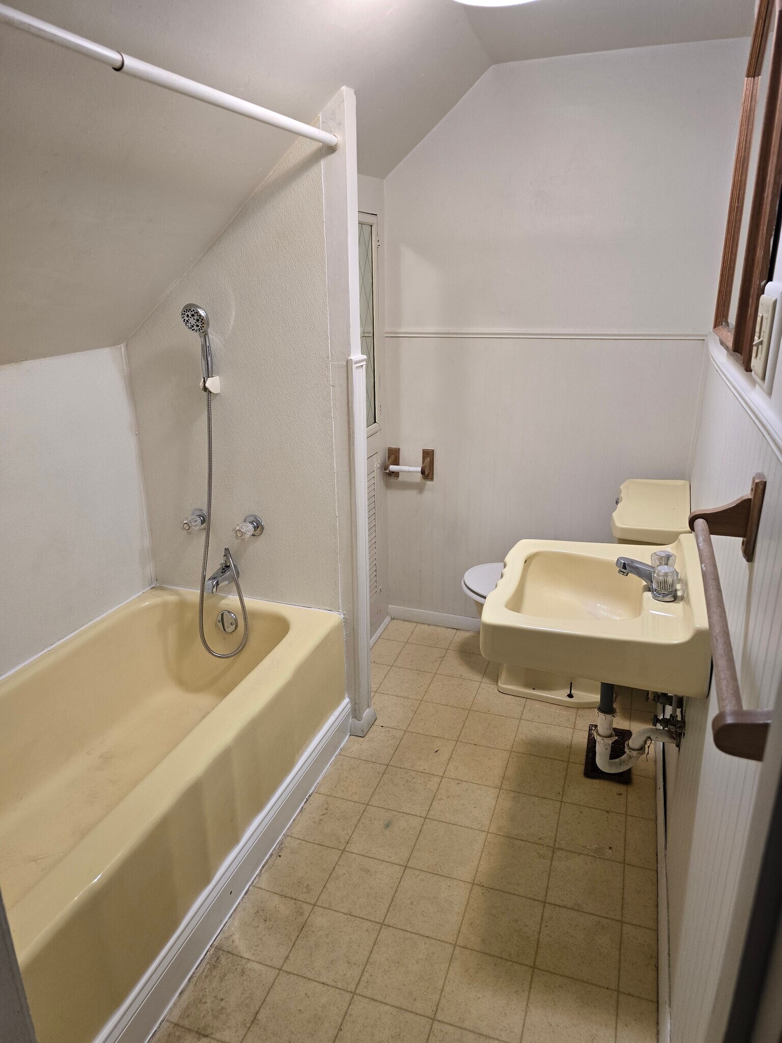 Building Photo - 712 S Brittain Ave