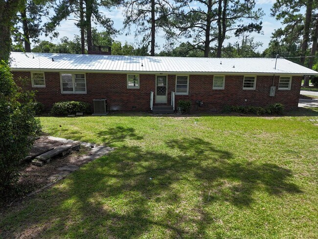 Building Photo - 1401 Magnolia St