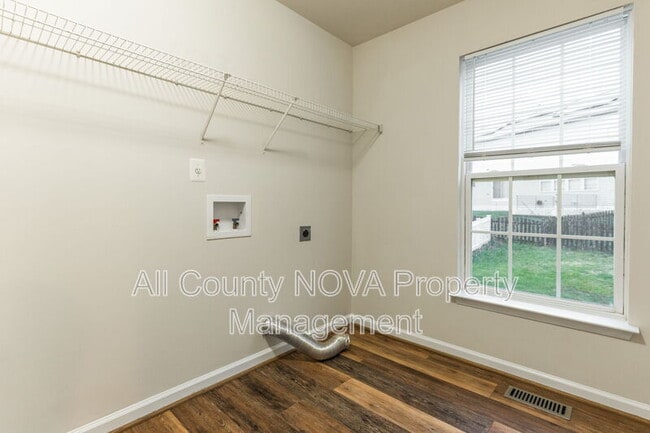 Building Photo - 9506 Whiteheart Dr