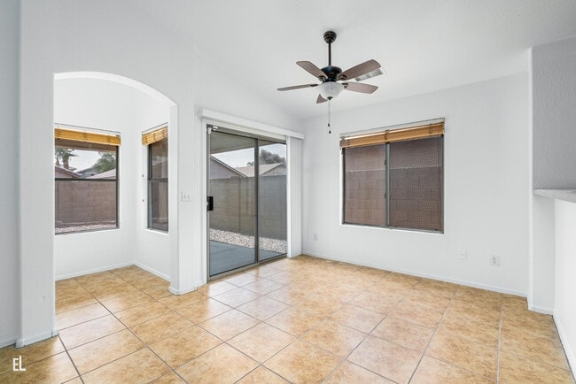 Building Photo - 12937 W Bloomfield Rd