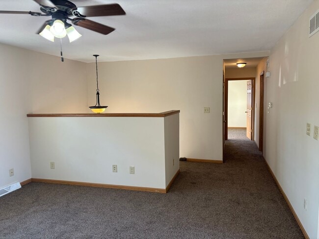 Building Photo - 3 Bedroom, 3.5 Bath w/Garage Single Family Home in Camanche, IA