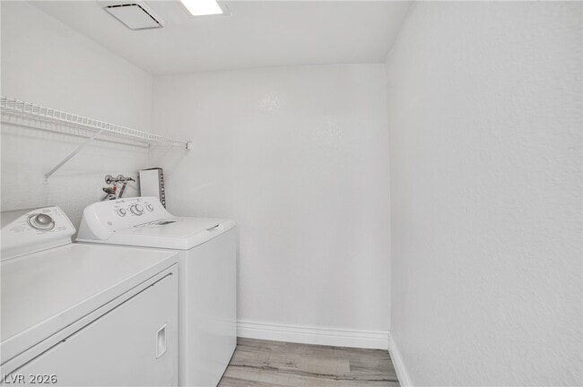 Building Photo - 2304 Chatfield Dr