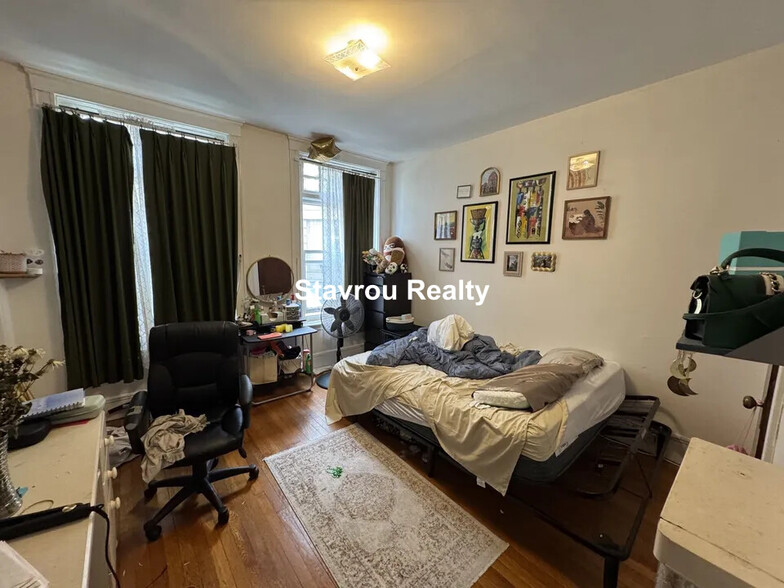 Building Photo - 1681 Beacon St