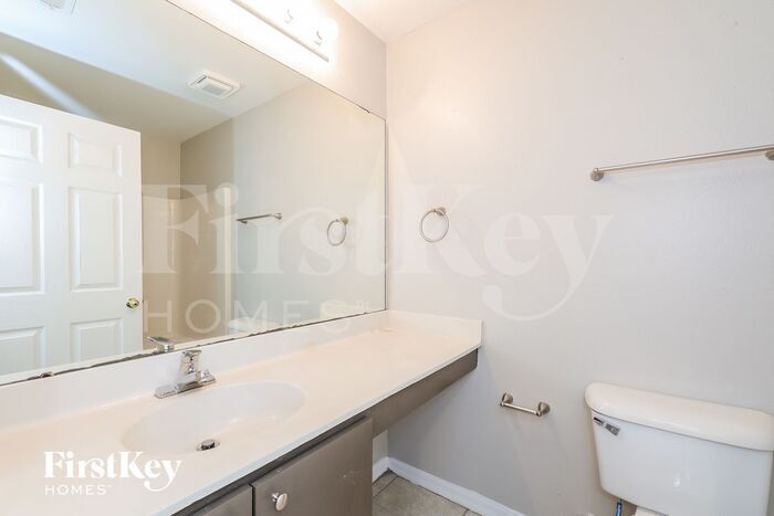 Building Photo - 468 Dove Dr