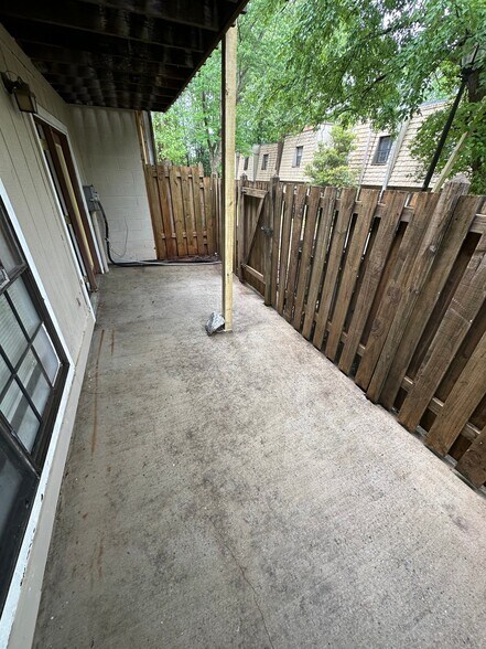 Building Photo - 6427 Woodstone Ter