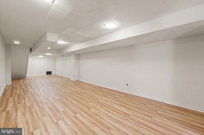 Building Photo - 7504 Radnor Rd