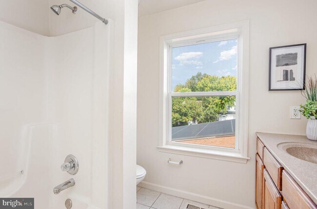 Building Photo - 5235 Crowson Ave