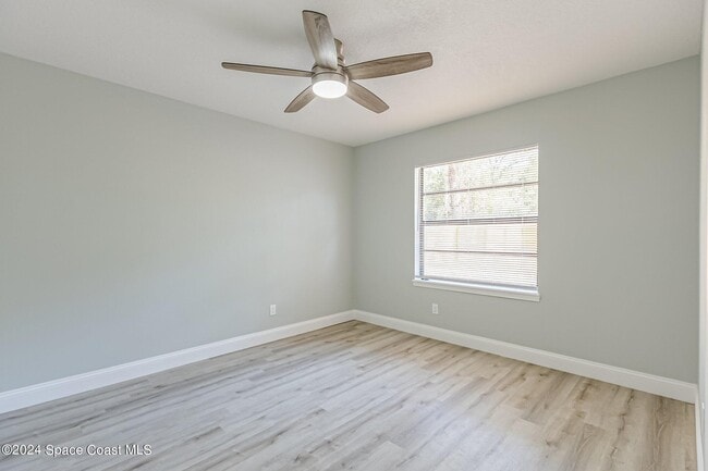 Building Photo - 861 Furth Rd NW