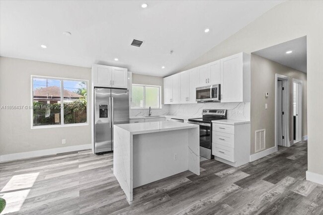 Building Photo - 6120 SW 63rd St
