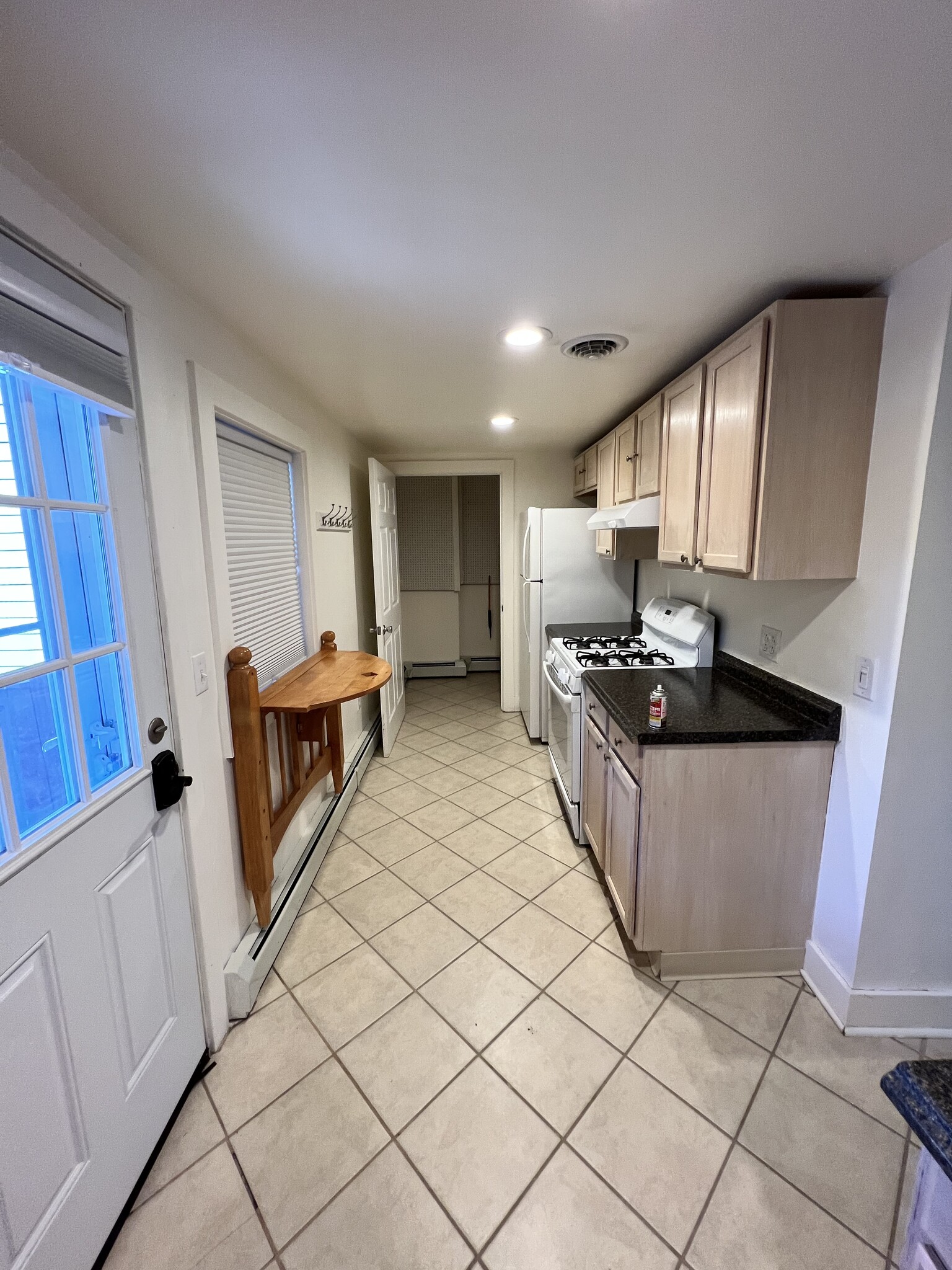 Kitchen - 253 4th St