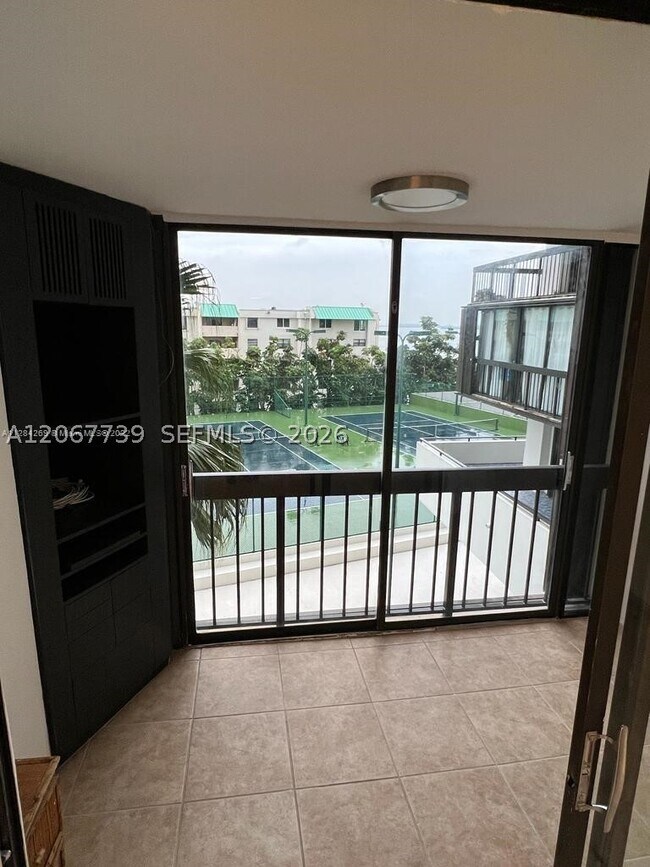 Building Photo - 2333 Brickell Ave