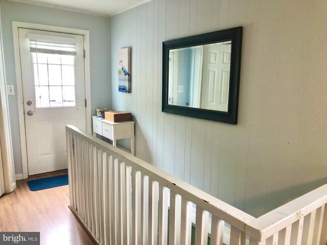 Building Photo - 332 Arbutus Dr