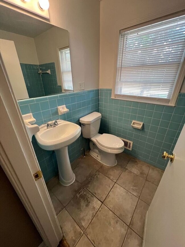 Building Photo - Beautiful 3 bedroom house in Lawrenceville!