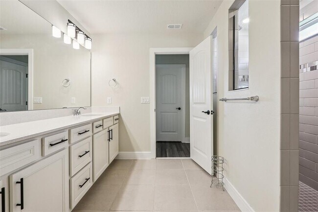Building Photo - 4103 Meandering Bay Dr