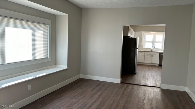 Building Photo - 3303 Mapledale Ave