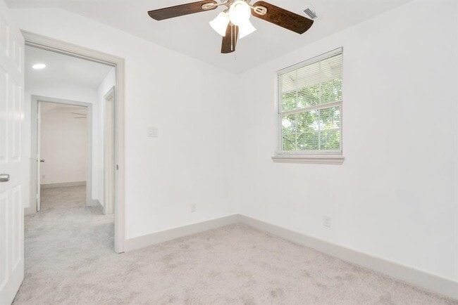 Building Photo - 1501 Maiden Ln