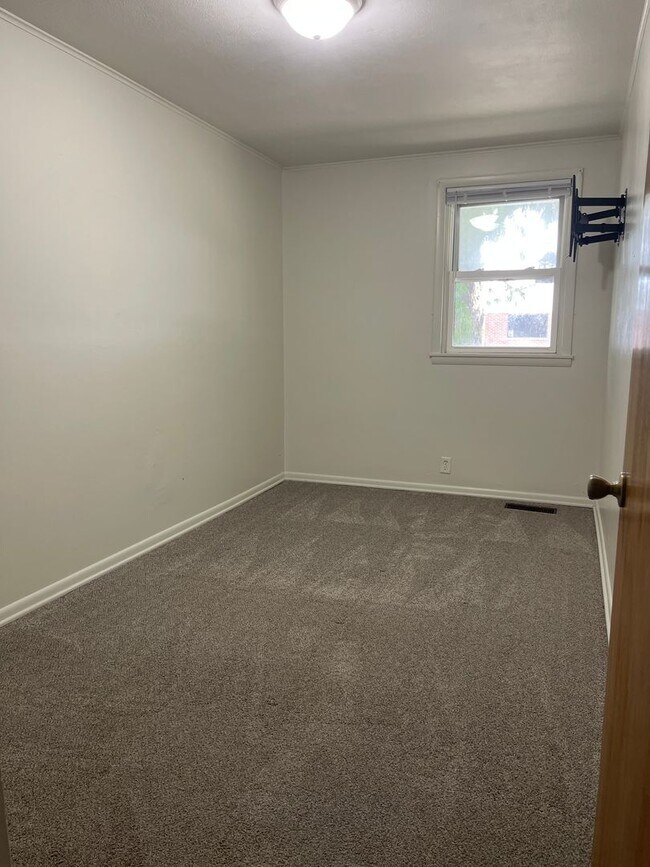 Building Photo - 601 N Blackhoof St