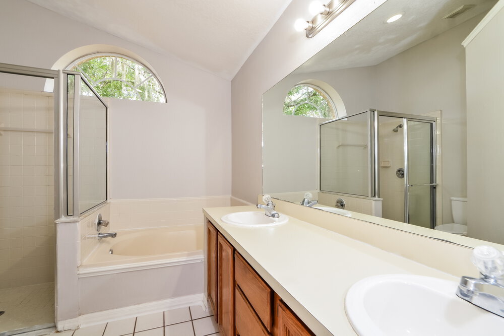 Building Photo - 502 Valencia Pl Cir